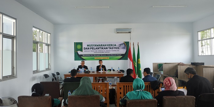 Musyawarah Kerja STIT Al-Hidayah Tasikmalaya Musyawarah Kerja STIT Al-Hidayah Tasikmalaya